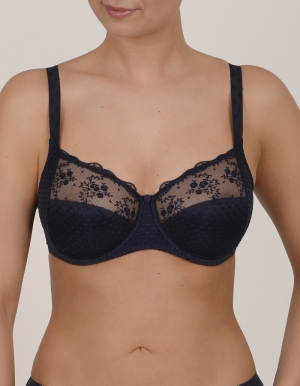 Lucile 0468