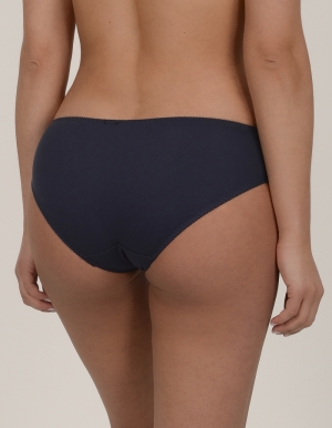 Lucile 0468