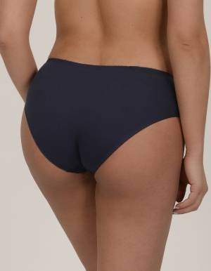 Lucile 0468