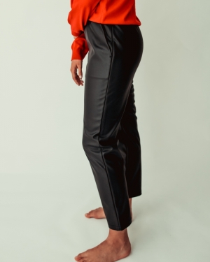 Broek lederlook ZWA