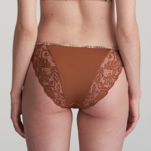 Amalie BRONS