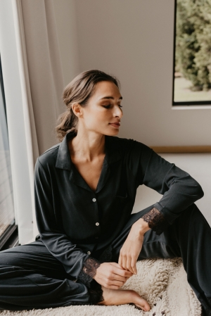 Jasmine ZWA