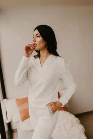 Emanuelle Offwhite