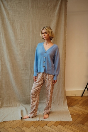 Gwen Lavender blue