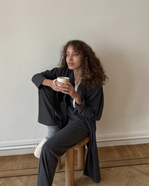 Akemi Anthracite