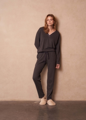 Akemi Anthracite