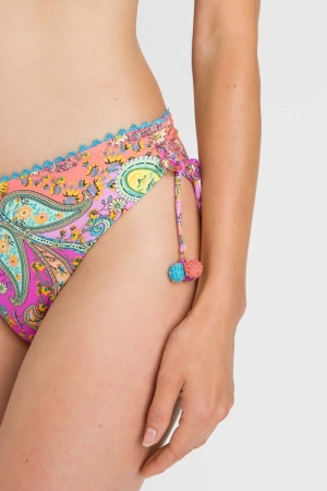  Paisley