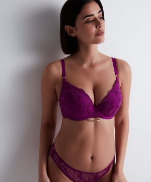 Into the groove Pink karma
