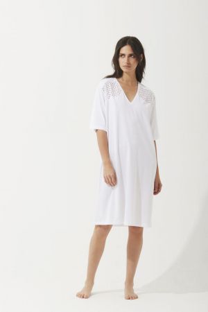 Ailani Perfect white