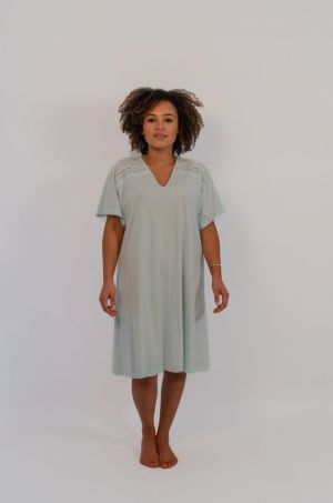 Elis Pastel green