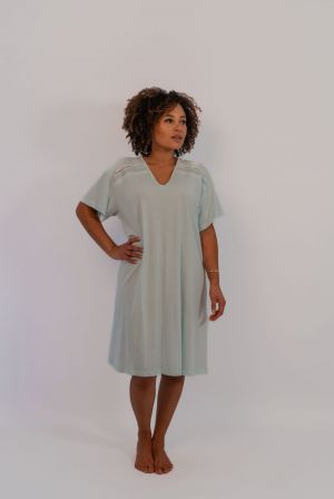 Elis Pastel green