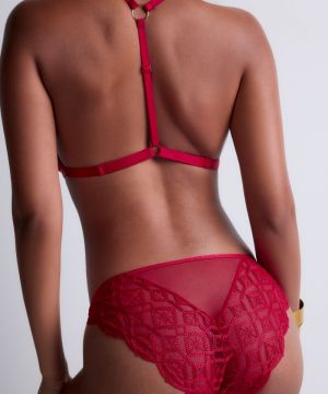 Sense of illusion Red berry