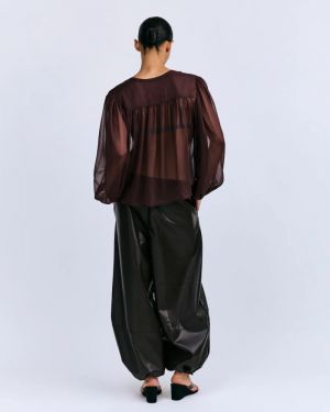 Breeze Dark brown